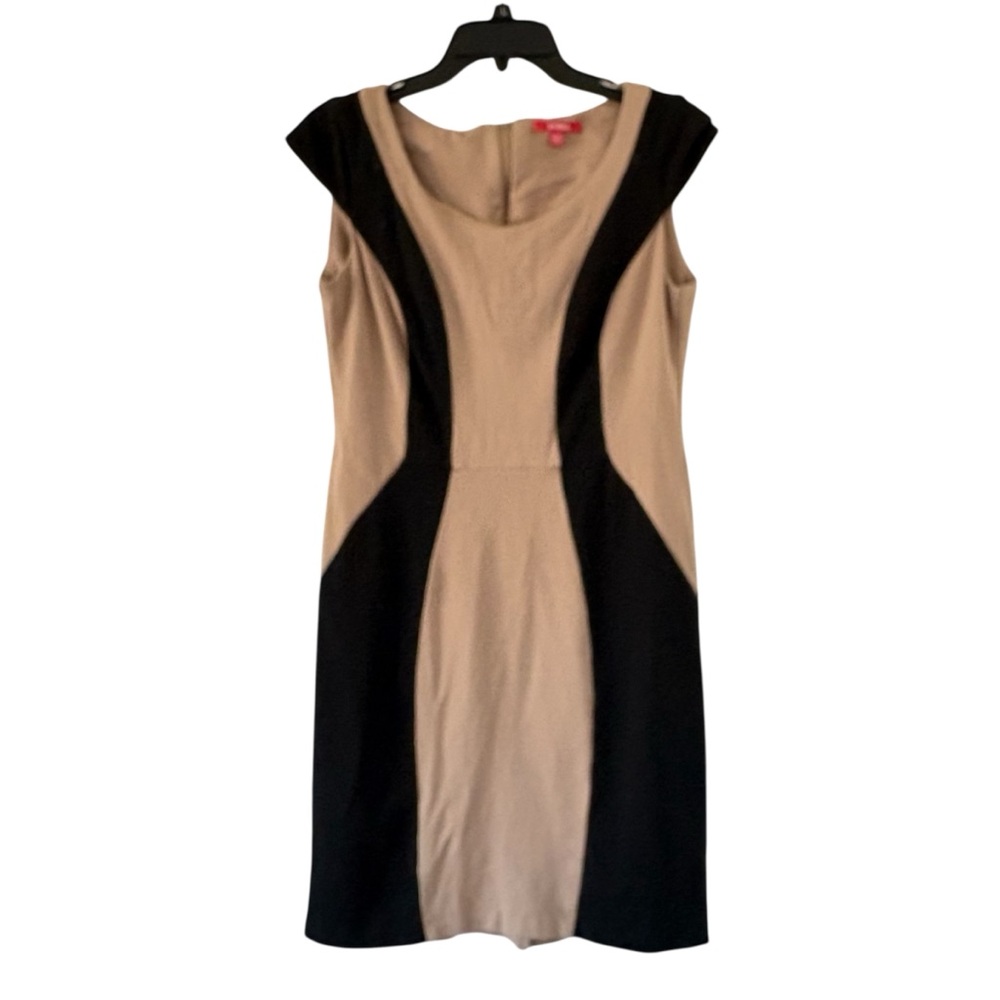 XOXO Women’s 9/10 Tan And Black Above The Knee Cap Sleeves Dress Zipper Back